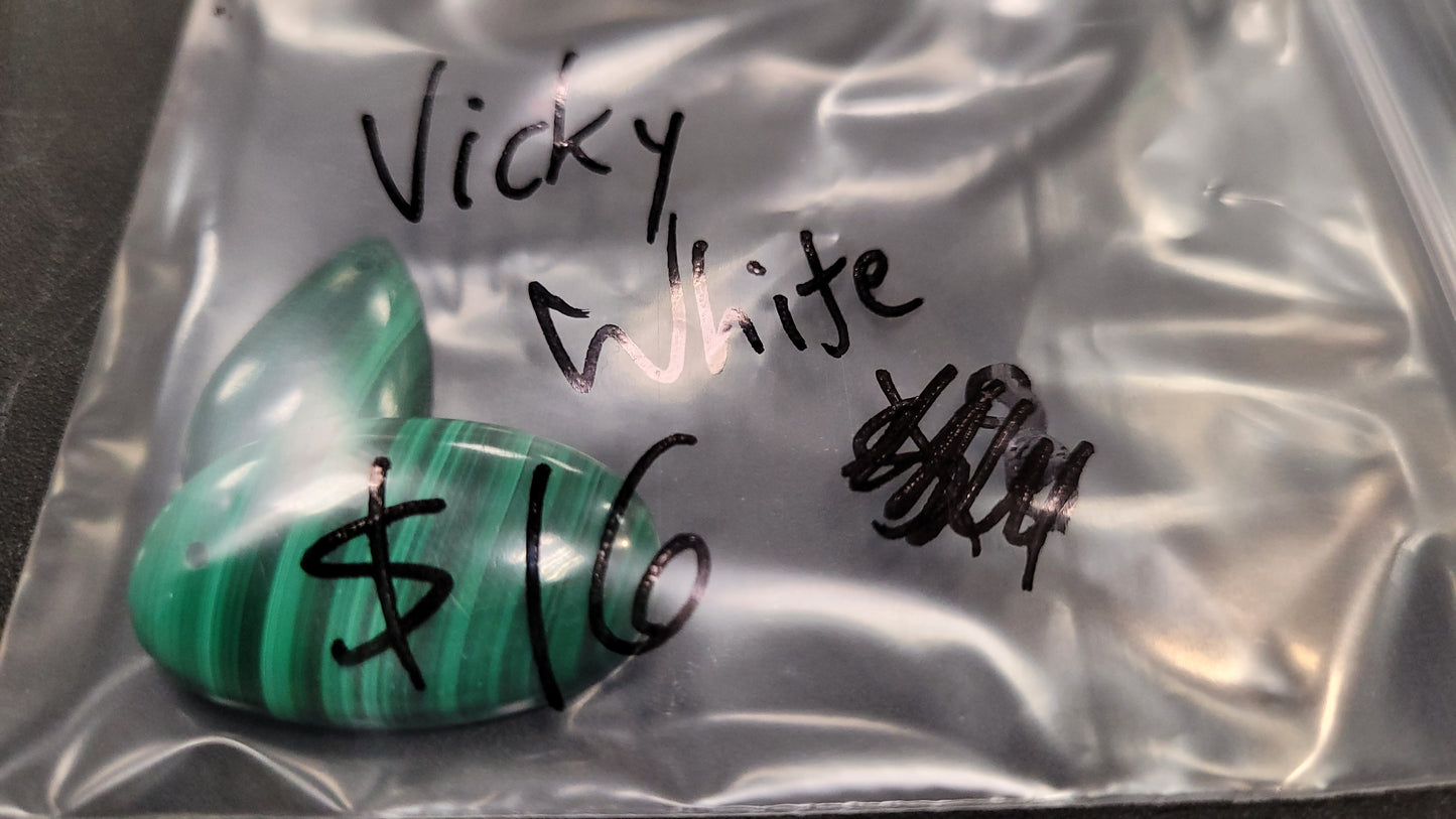 Vicky White 6/10 $16